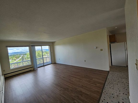 3rd image of 201 Whitaker Dr APT 5