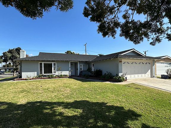 2nd image of 2924 Redwood Ave