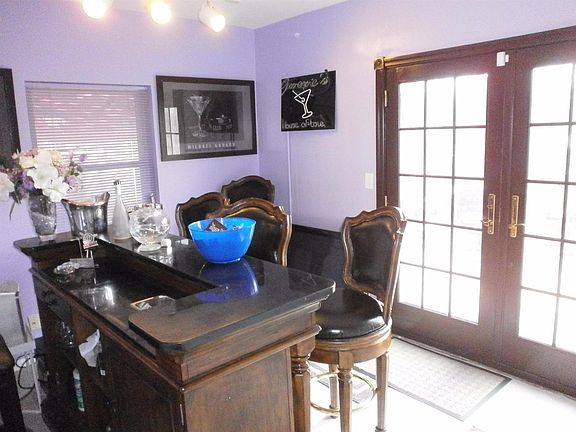 3rd image of 1076 Sunnyslope Dr
