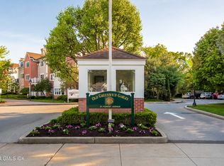 51 Forest Ave APT 81, Greenwich, CT 06870
