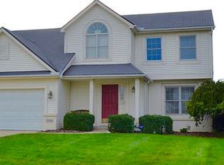 25319 Fox Hunt Dr, Perrysburg, OH 43551