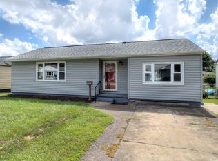 1425 Sattes Cir, Nitro, WV 25143
