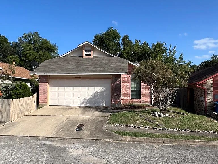 102 Aspen Dr — Photo 1
