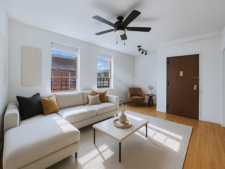 5 Sutton St #3R — Photo 1