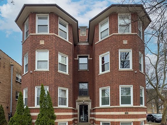 2nd image of 1647 W Sherwin Ave APT 1