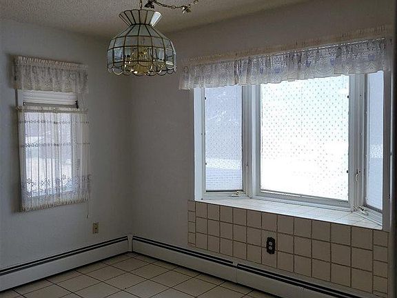 4th image of 30 Ridge Dr