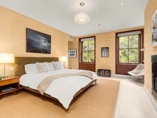 22 Gramercy Park image 11 of 23