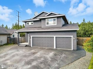 13190 Kuphaldt Cir, Eagle River, AK 99577