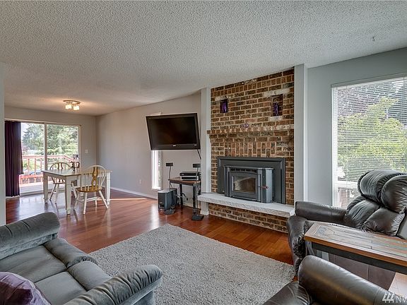 2nd image of 6529 58th St NE