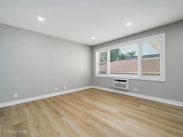 5615 N Mozart St #3B — Photo 12