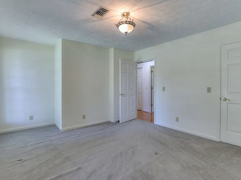 2303 Friendship Dr — Photo 23