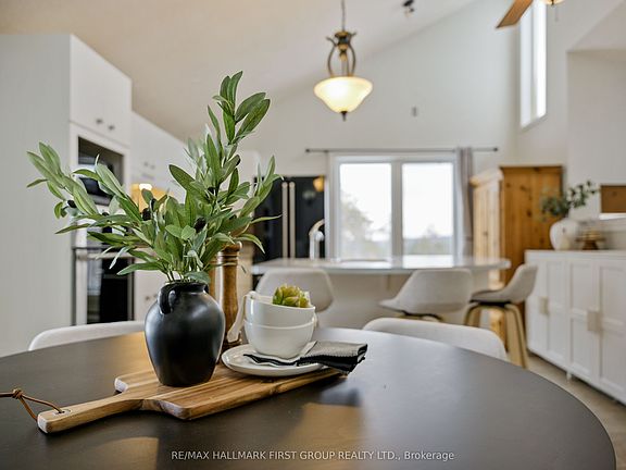 5th image of 110 Davis Rd