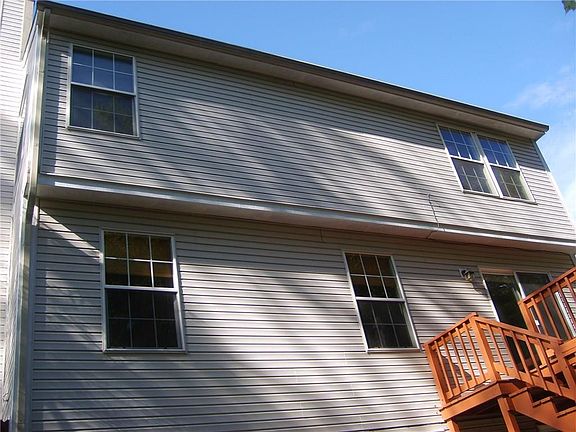 3rd image of 807 Pioneer Woods Dr