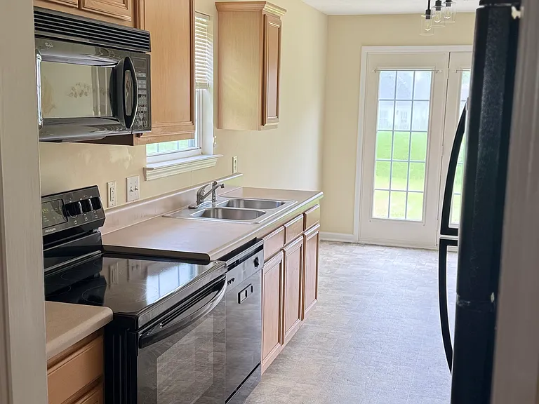 1037 Windsor Brook Pl — Photo 7