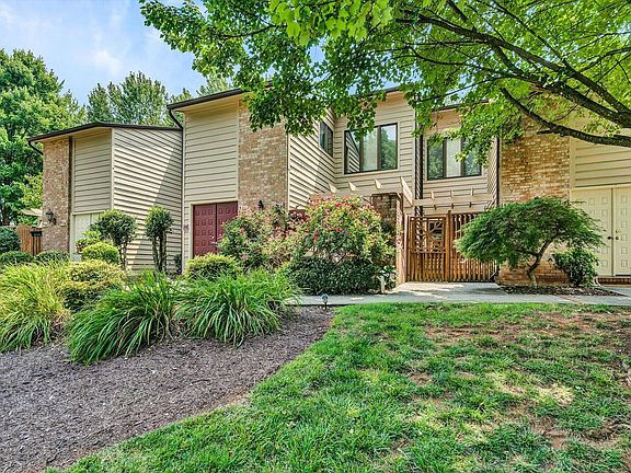 2nd image of 112 Windward Dr SW #112