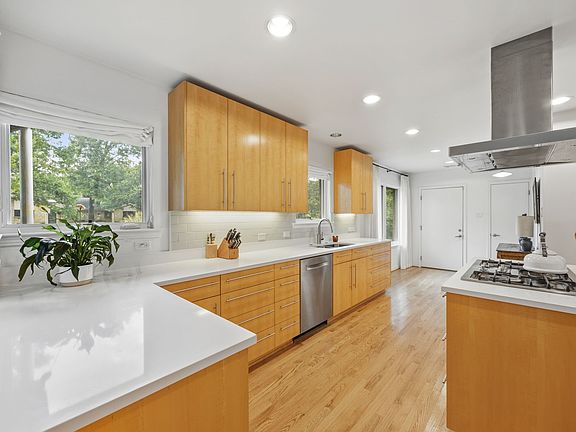 5th image of 9422 Hermosa Dr