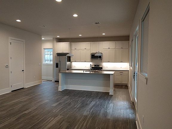 5th image of 4014 Lafayette Ave