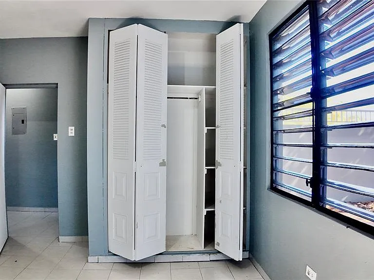 115 Sea Beach Dr — Photo 12