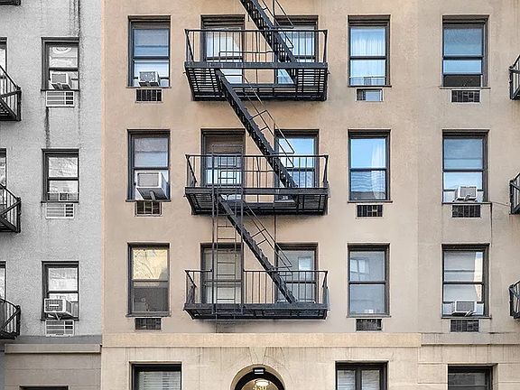 4th image of 430 E 89th St APT 3D