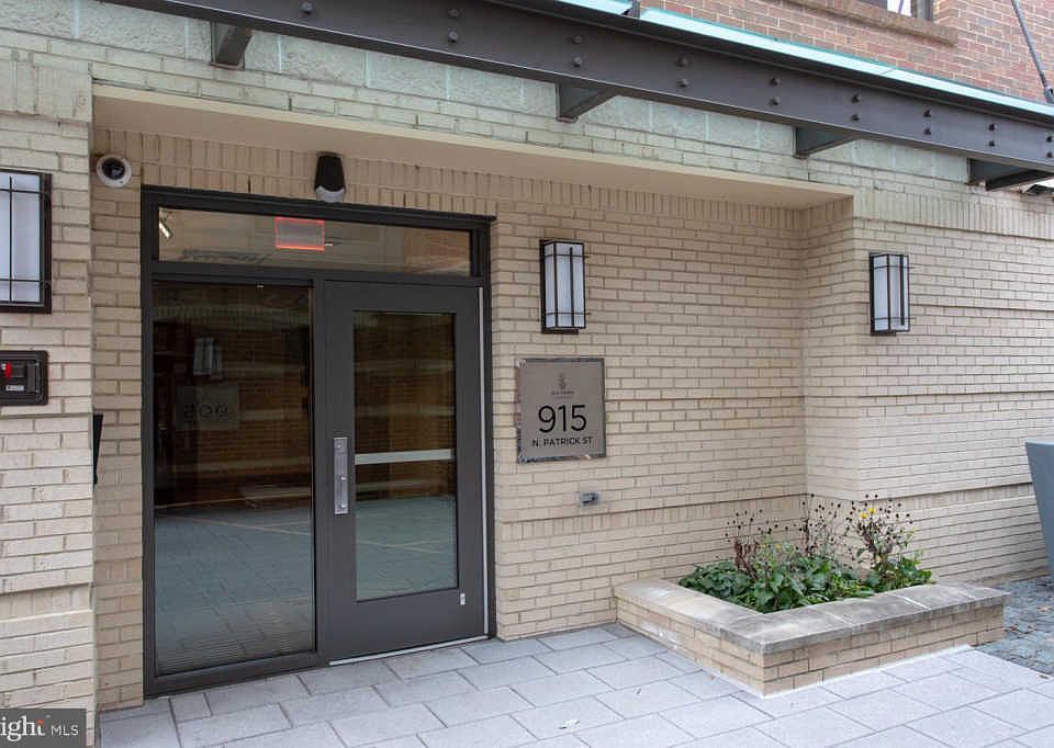 1st image of 915 N Patrick St APT 306