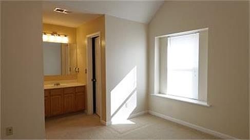 4th image of 330 Village Dr S