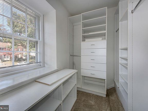 5th image of 2785 Knollside Ln