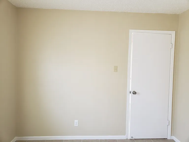 1203 N College St — Photo 5