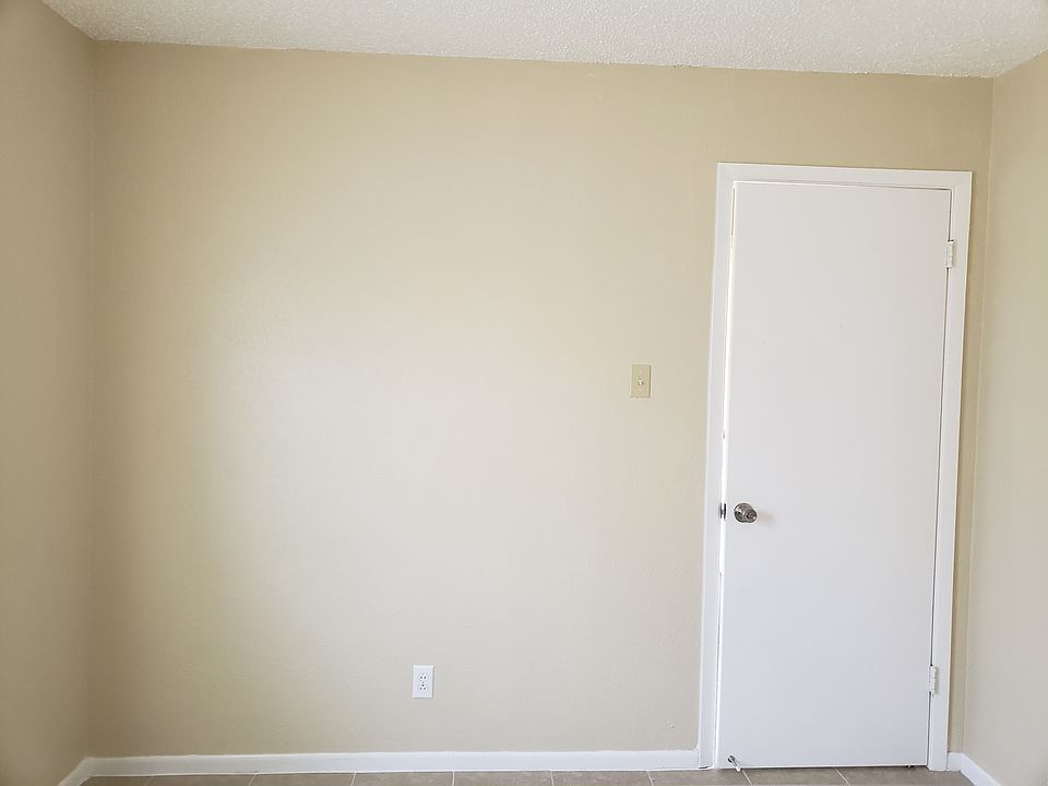 2nd image of 1203 N College St #204