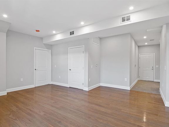 5th image of 311-315 W Side Ave #207