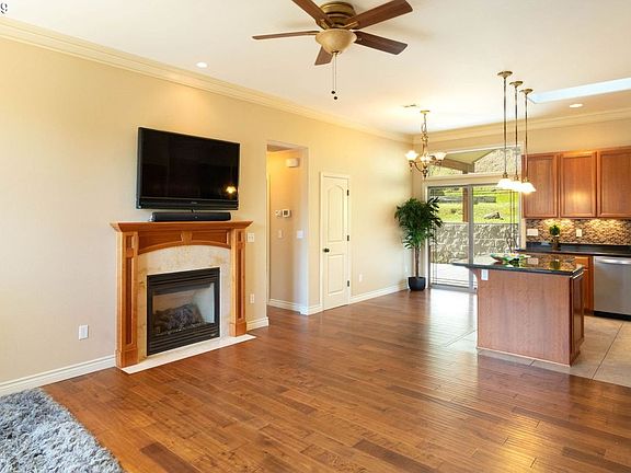 3rd image of 2068 Se Lois St.