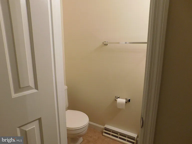 1170 N Vermont St — Photo 18