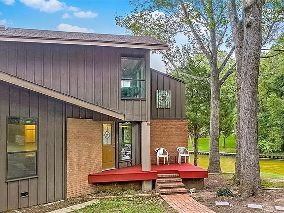 5th image of 230 Beachwood Dr