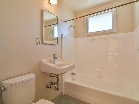 5th image of 1169 Morningside Ave