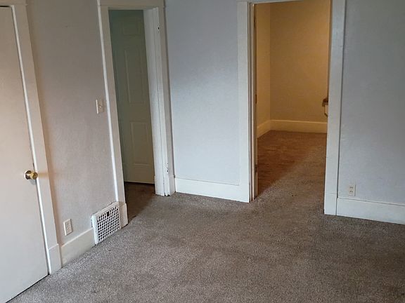 5th image of 902 3rd Ave N #2