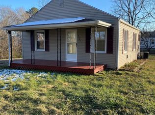 3291 Virginia Heights Dr, Pulaski, VA 24301