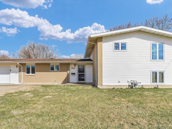 317 Naples Dr, Rantoul, IL 61866