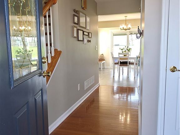 3rd image of 44 Churchill Manor Ct