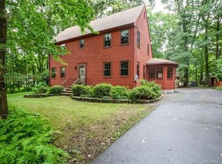 4 Glenwood Dr, East Hampton, CT 06424