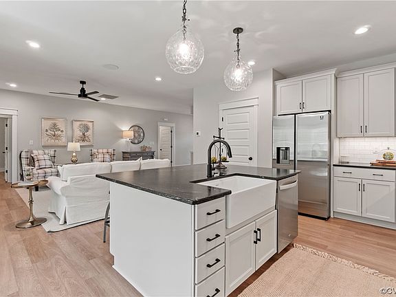 3rd image of 11112 Cliff Park Ct