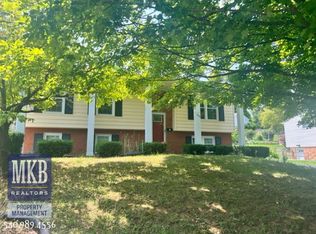 3880 Vauxhall Rd, Roanoke, VA 24018