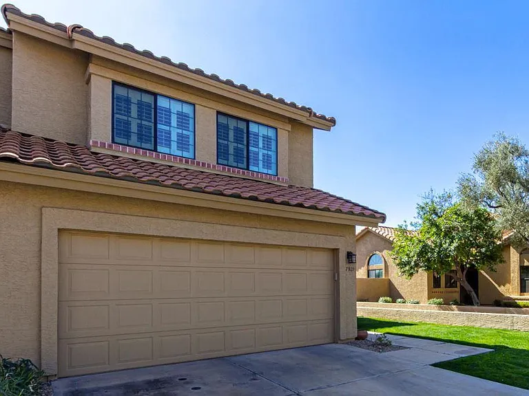 7921 E Joshua Tree Ln — Photo 39
