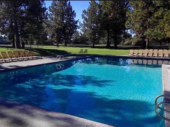 5th image of 60521 Seventh Mountain Dr