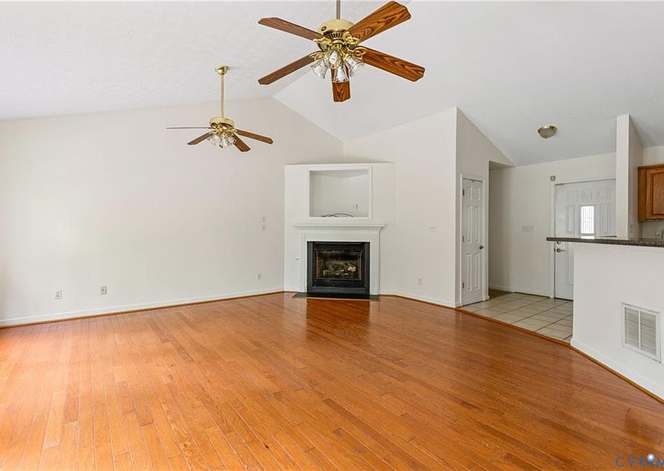 1st image of 96 Pine Ct