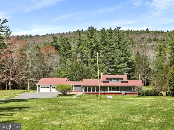 2236 Pine Grove Rd, Fayetteville, PA 17222