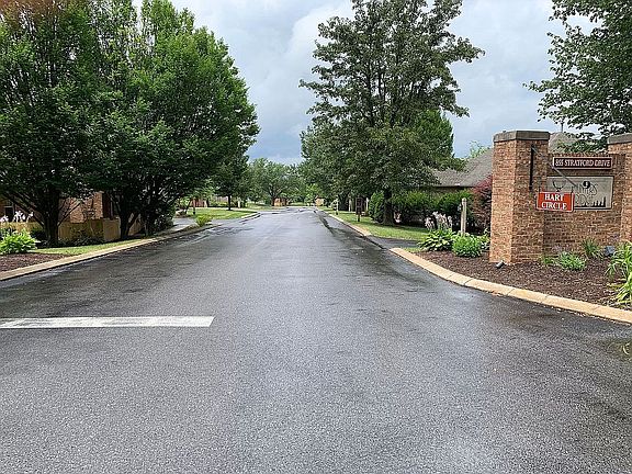 Hunter's Ridge Entrance