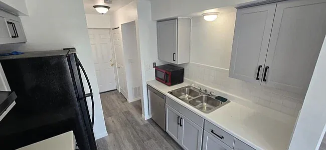 325 Bayview Point — Photo 7