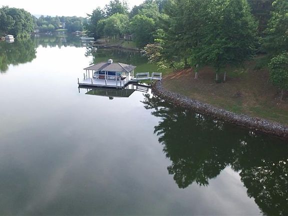 5th image of 130 Waterside Dr #271