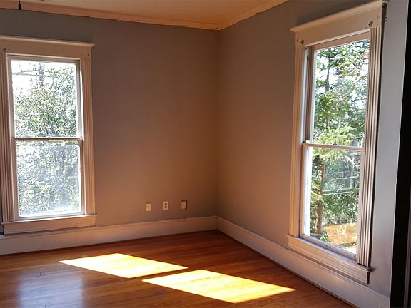 5th image of 212 Macon St