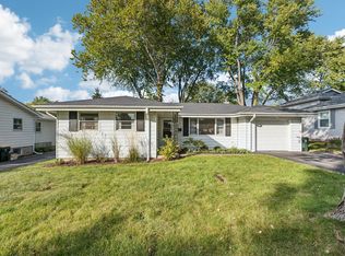418 Flanders Ln, Grayslake, IL 60030