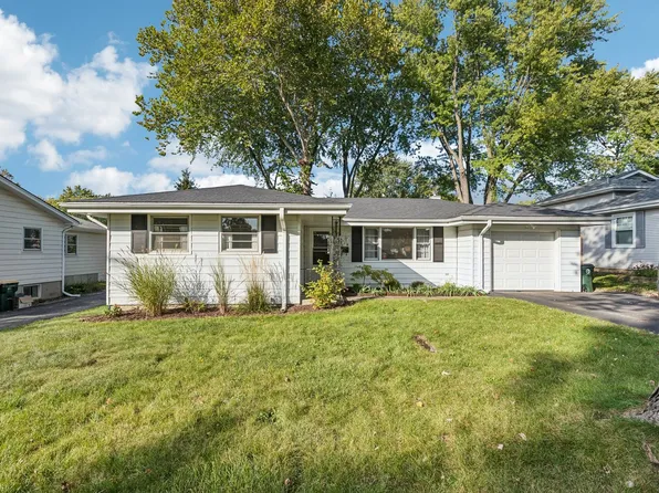 418 Flanders Ln, Grayslake, IL 60030